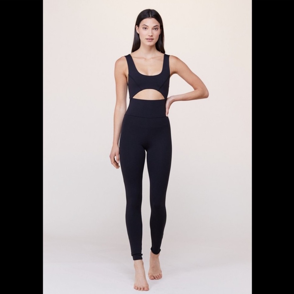 Live the process black workout bodysuit